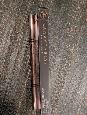 Anastasia Beverly Hills Brow Pencil in Ebony